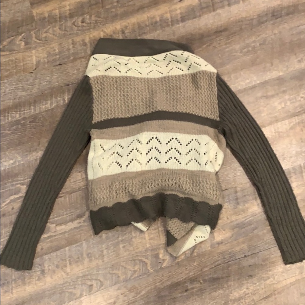 Roxy Sweater - Picture 2 of 5